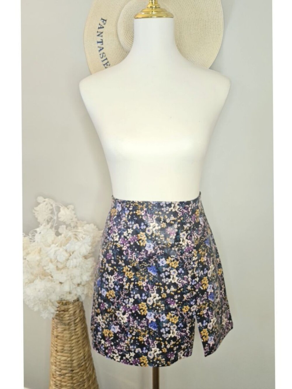 Maeve by Anthropologie Faux Leather Dark Side-Slit Floral Micro Mini Skirt